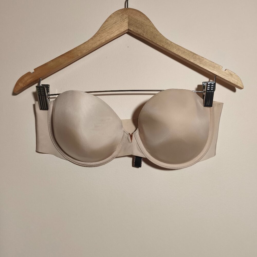 Victoria's Secret Strapless Lightly Lined Underwire Bra sz 38C Nude